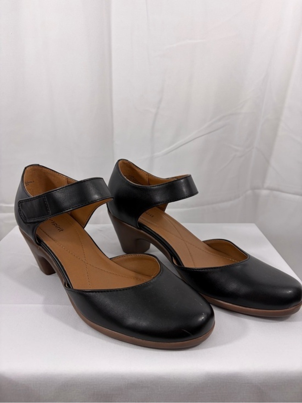 NWT Easy Spirit Women's Size 8.5 Black Mary Jane 2.5 Inch Heel with Ankle Strap